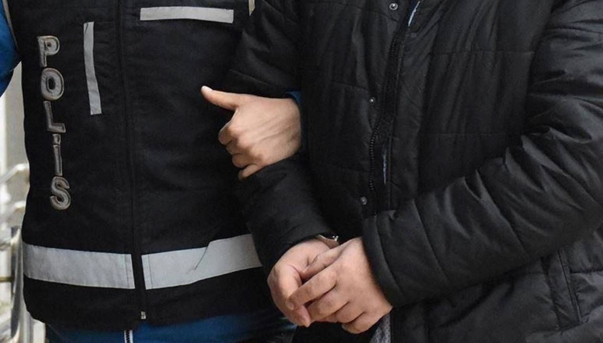 Emniyet ve TSK'da FETÖ operasyonu