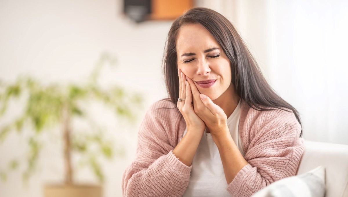 Çürük diş ağrısına ne iyi gelir, nasıl geçer? Diş çürüğü ağrısı evde tedavi edilir mi?