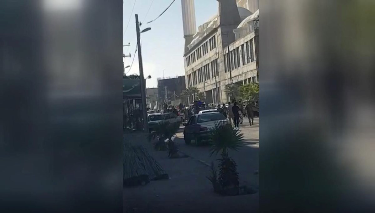İran'ın güneybatısındaki petrol tesisinde silahlı saldırı İran'ın güneybatısındaki petrol tesisinde silahlı saldırı