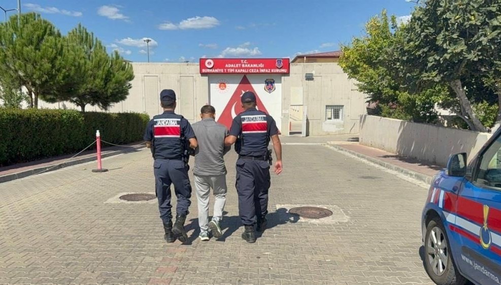 Firari hükümlüye Edremit'te gözaltı