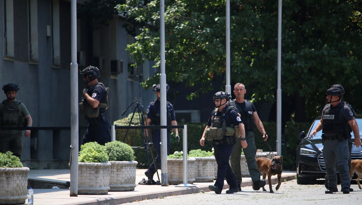 Kosova Meclisi'ne bomba ihbarı