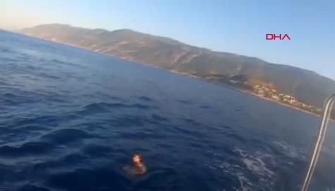 Yüzerek Yunan adasına kaçmaya çalıştı