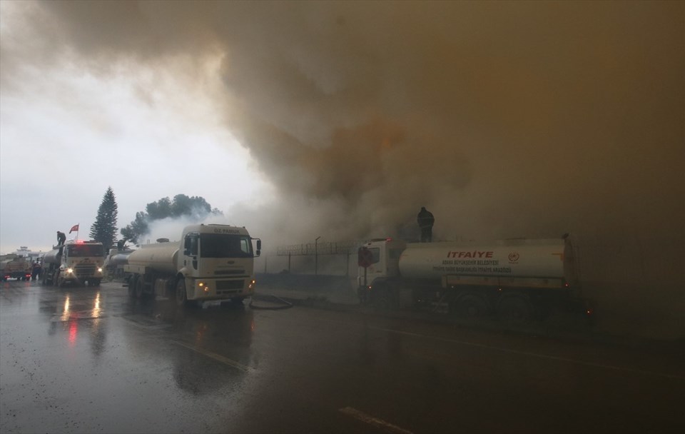 Adana’daki fabrika yangını 33 saattir devam ediyor - 2