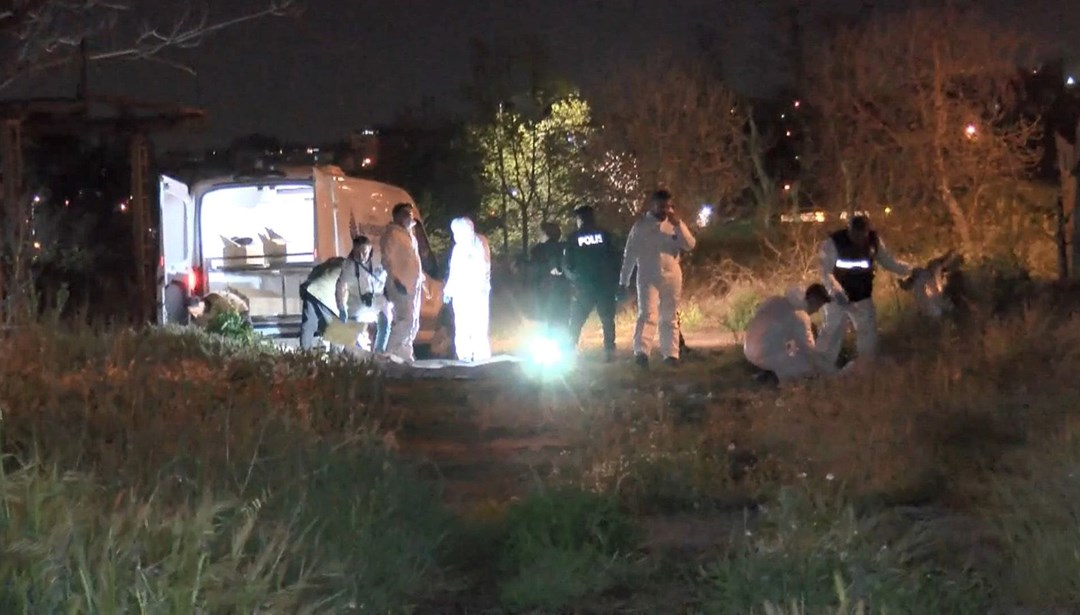 Küçükçekmece’de boş arazide ceset bulundu