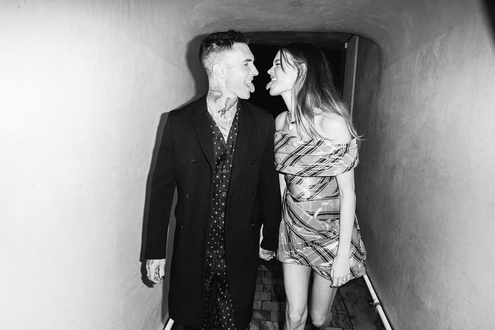 Şarkıcı Adam Levine'in eşi Behati Prinsloo'yu aldattığı iddia edildi - 9