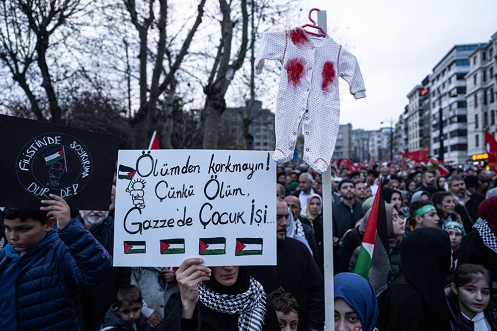 İstanbul'da tarihi buluşma: Binlerce kişi Galata Köprüsü'nde buluştu - 16