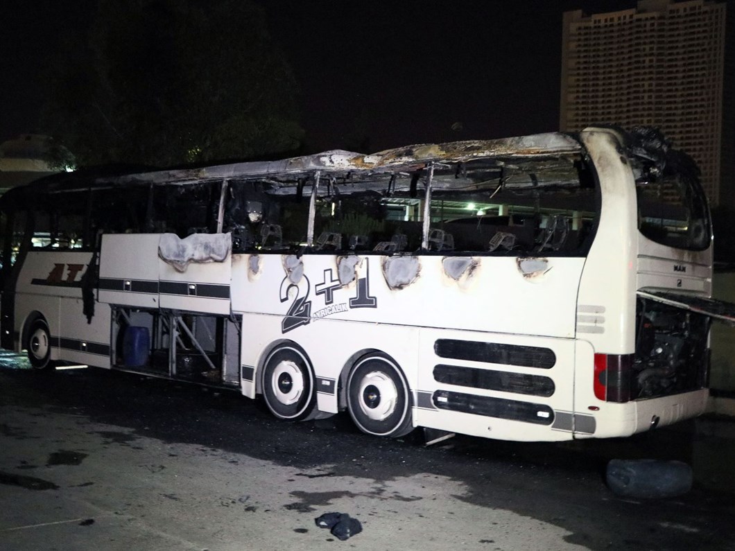 Izmir Otogari Nda Park Halindeki Otobus Yandi Ntv