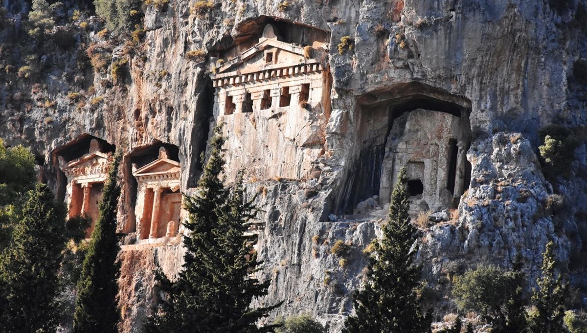 Dalyan'daki 2 bin 400 yıllık kaya mezarları koruma altına alınıyor