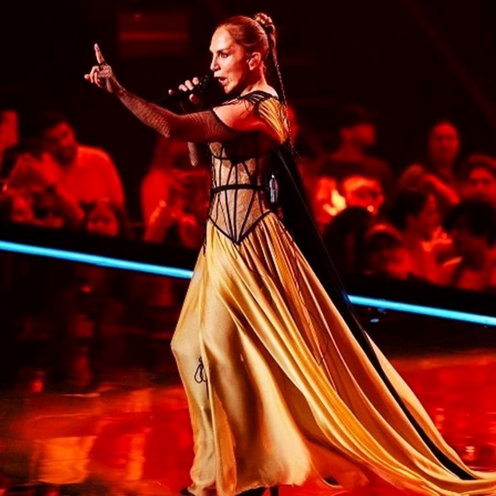 21 yıl sonra Eurovision sahnesinde: Sertab Erener'in performansı gündem oldu - 2