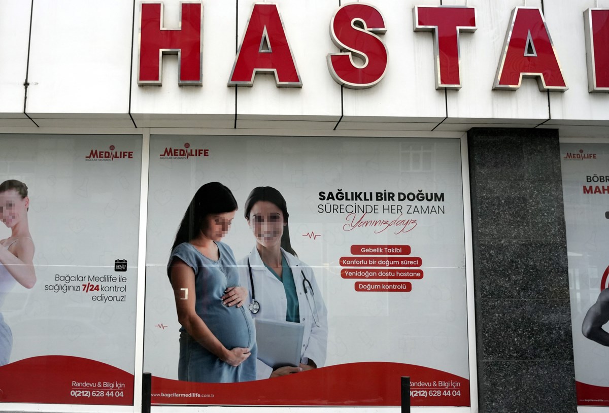 Kapatılan Medilife hastanesinin duvarında yer alan Yenidoğan dostu hastane sloganı tepki çekmişti. Kapatılan Medilife hastanesinin duvarında yer alan Yenidoğan dostu hastane sloganı tepki çekmişti.