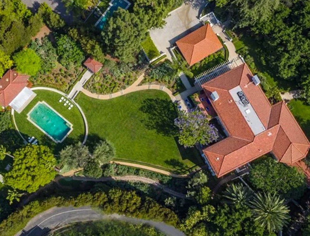 Angelina Jolie yeni evi için serveti gözden çıkardı - 1