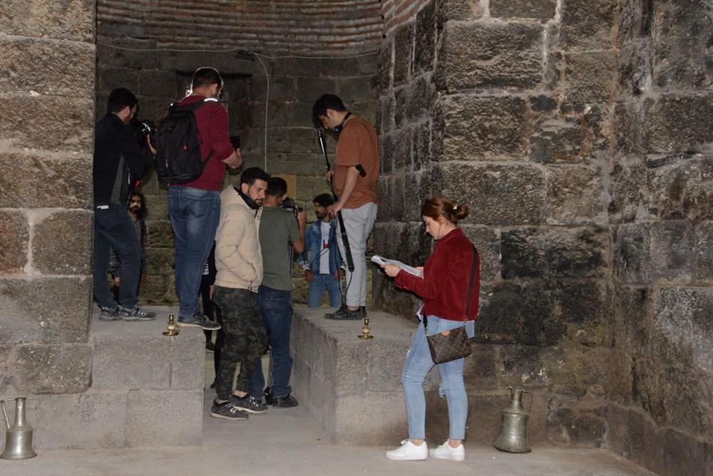 Diyarbakır'ın tarihi mekanları dizi çekimleri için doğal plato oldu - 5
