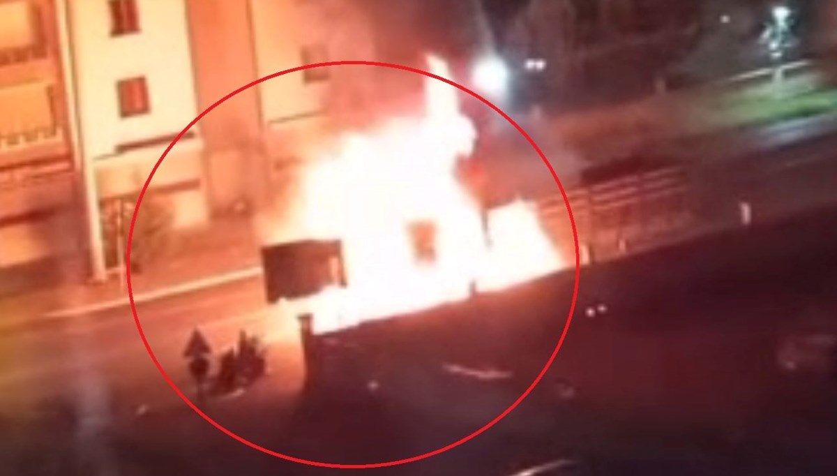 Diyarbakır’da 3 araç kundaklandı: Terör şüphelisi gözaltına alındı Diyarbakır’da 3 araç kundaklandı: Terör şüphelisi gözaltına alındı