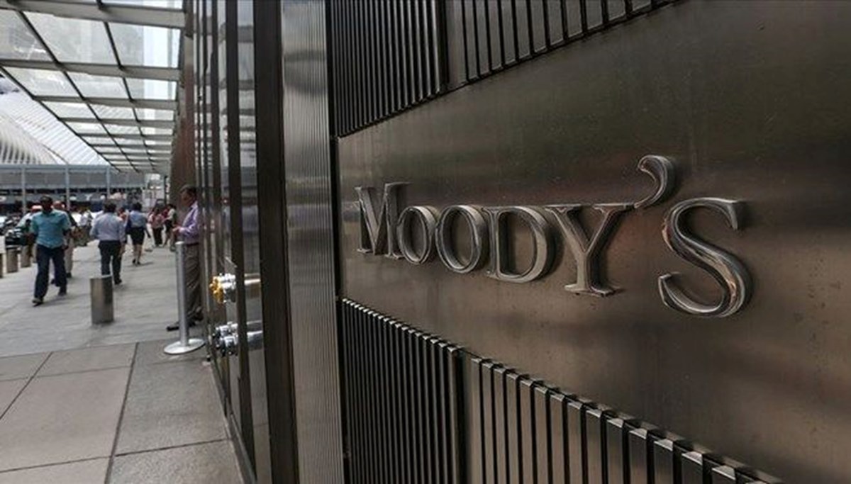 Moody's Türkiye'nin kredi notunu düşürdü