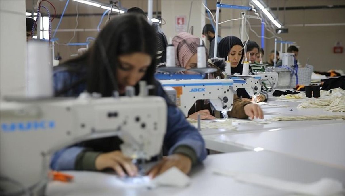 Sahte sigortalılar mercek altında: 40 metrekarelik dükkanda 400 sigortalı işçi! Sahte sigortalılar mercek altında: 40 metrekarelik dükkanda 400 sigortalı işçi!