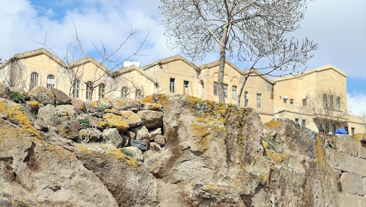 Aksaray'ın 2 asırlık taş evleri hayata dönüyor