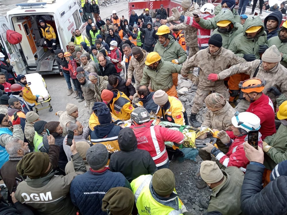 Mucize kurtuluşlar: Depremin 7. gününde arama kurtarma çalışmaları sürüyor - 48