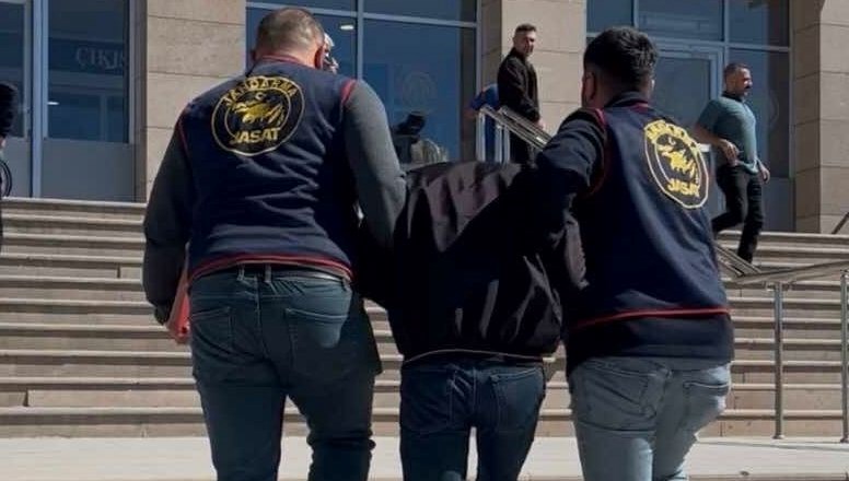 Firati hükümlü yakalandı