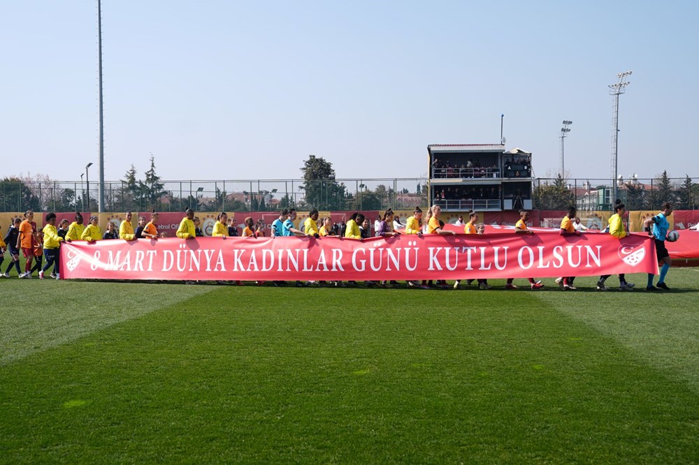 Kadın futbolunda derbi: Galatasaray-Fenerbahçe maçında kazanan çıkmadı - 6