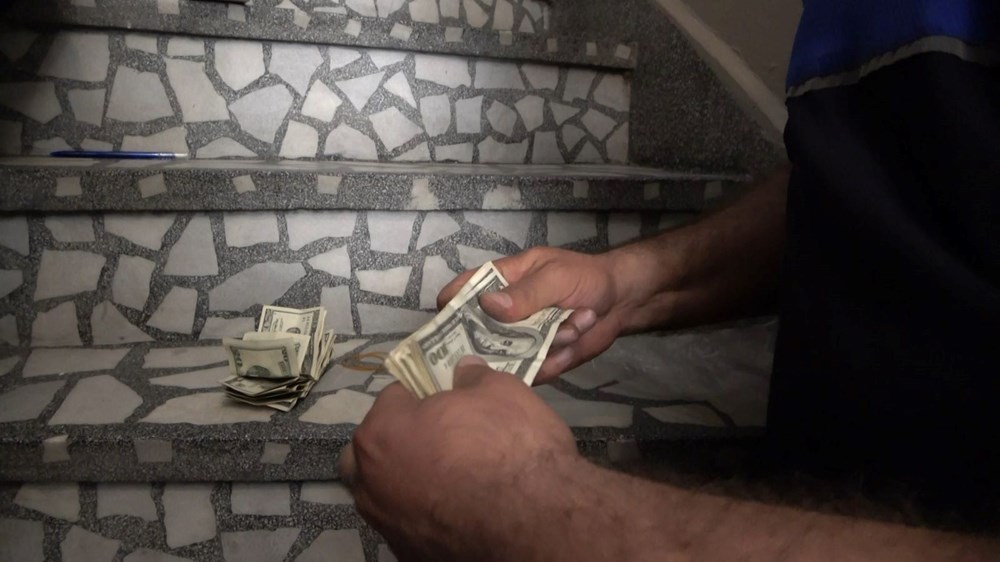 Bursa'da çöp evden servet çıktı - 3