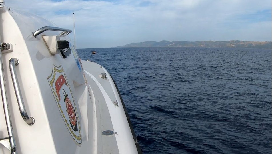 Çanakkale'de 66 kaçak göçmen kurtarıldı