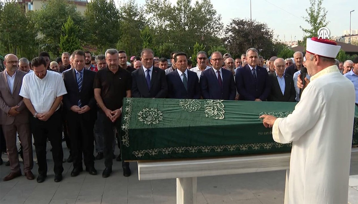 Metrobüs kazasında vefat eden Ferhat Uçar defnedildi Metrobüs kazasında vefat eden Ferhat Uçar defnedildi