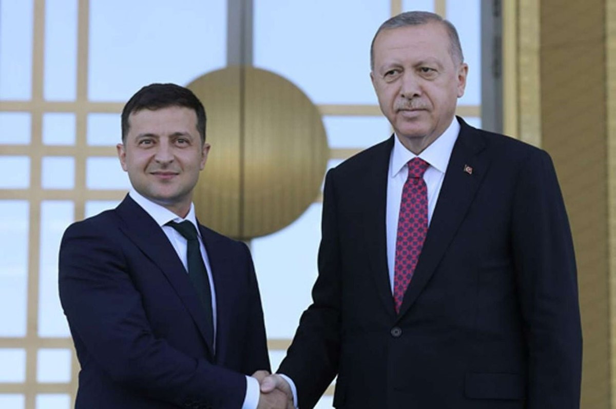 Cumhurbaşkanı Erdoğan, Perşembe günü Ukrayna Devlet Başkanı Zelenski ile telefonda görüştü. Görüşmede Rusya ve Ukrayna heyetlerinin İstanbul’da yaptıkları müzakere toplantısı ele alındı.