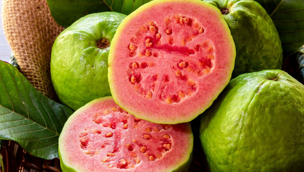 Portakaldan 4 kat fazla C vitamini içeriyor; Manganez, folat ve antioksidanla dolu Portakaldan 4 kat fazla C vitamini içeriyor; Manganez, folat ve antioksidanla dolu