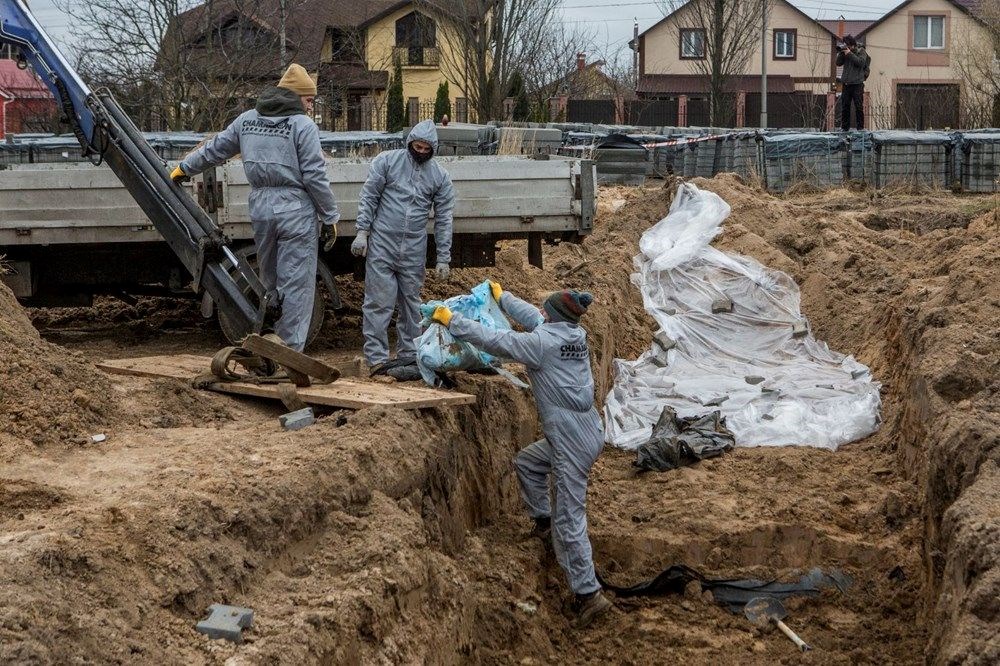 Ukrayna'da acılar dinmiyor: Mariupol'deki bir enkazın bodrumundan 200 ceset çıkarıldı - 16