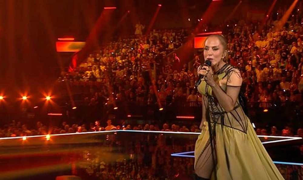 21 yıl sonra Eurovision sahnesinde: Serab Erener'in performansı gündem oldu - 3