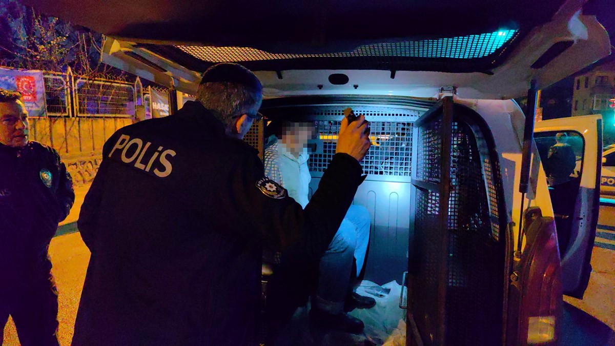 Bursa’da ehliyetsiz sürücünün kaçışı, polis barikatında son buldu