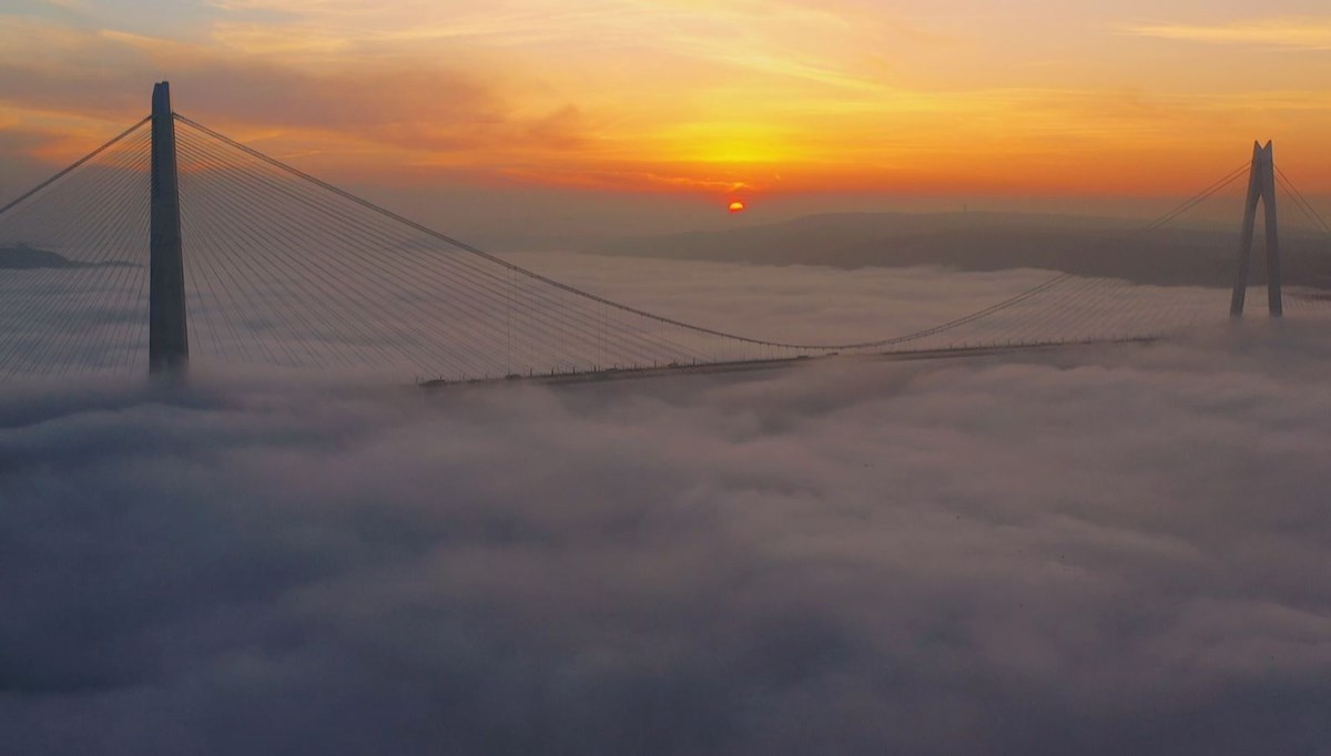 Yavuz Sultan Selim Köprüsü bulutların üstünde