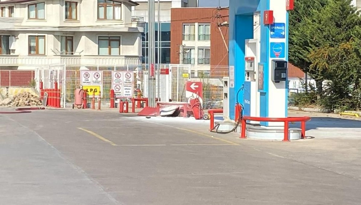 Akaryakıt istasyonunda yangın paniği Akaryakıt istasyonunda yangın paniği