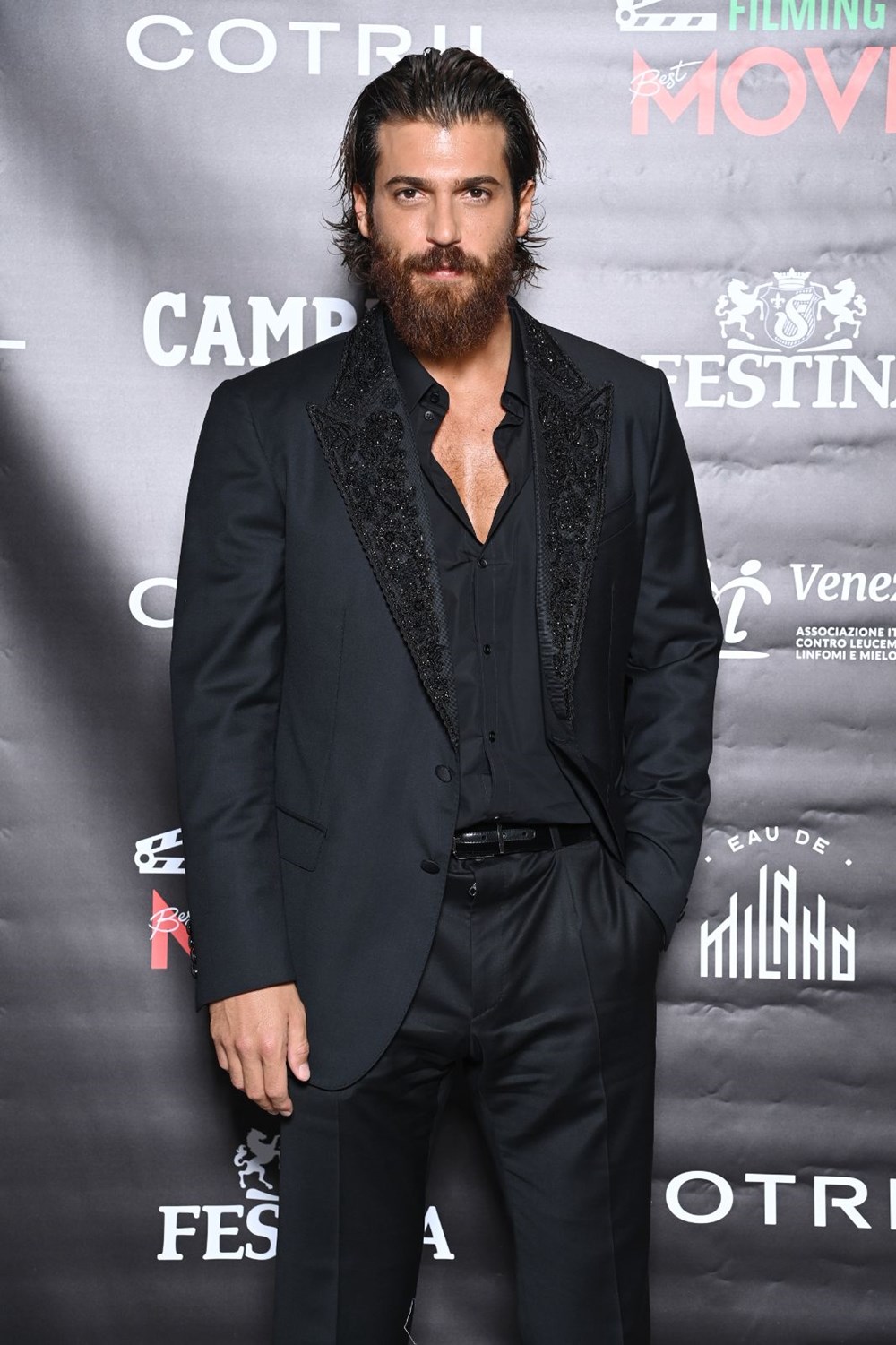 Can Yaman 78. Venedik Film Festivali kırmızı halısında - 8