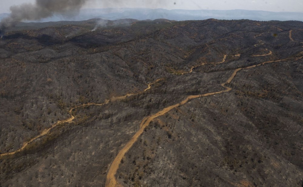 Yangının başladığı bölge ve yanan ormanlık alan havadan görüntülendi - 24