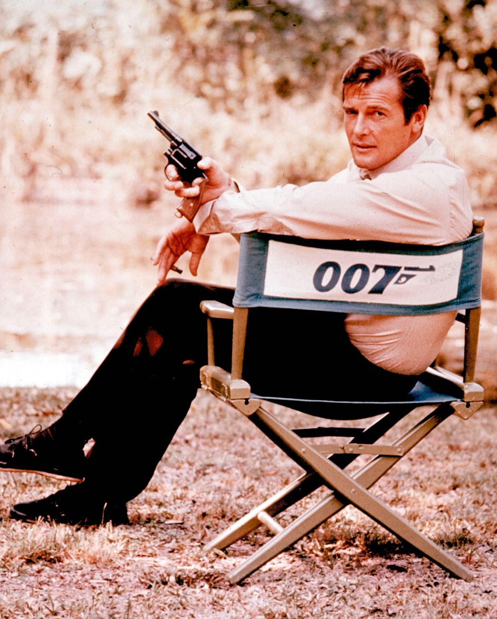 James Bond’a (Roger Moore) Stasi takibi - 1