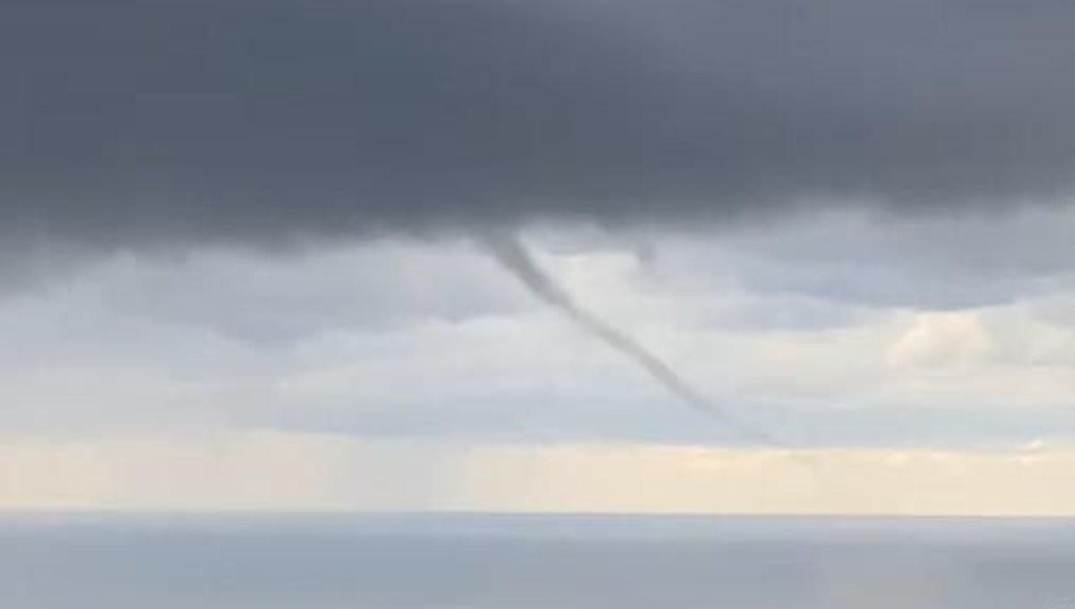 Zonguldak'ta denizde hortum oluştu Zonguldak'ta denizde hortum oluştu