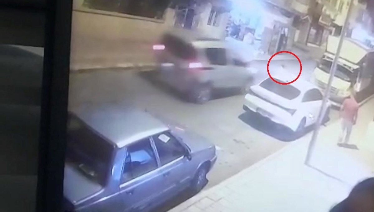 Hafif ticari araç çocuğa çarptı