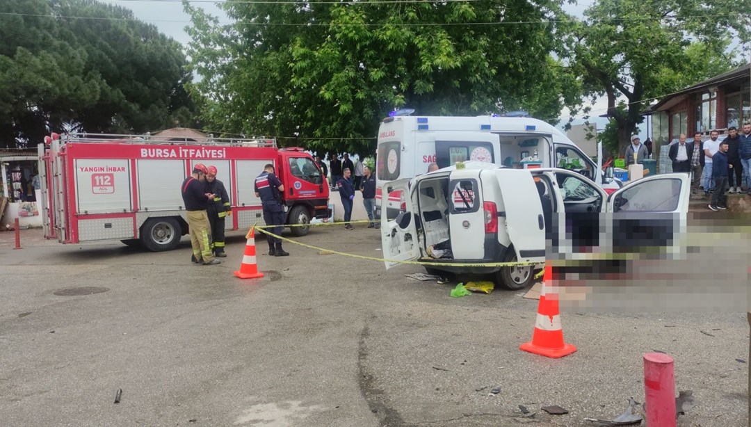 Bursa'da feci kaza 3 ölü 4 yaralı