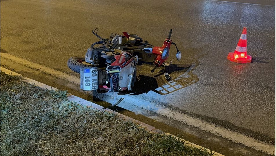 Yaya geçidinde feci kaza: Motosikletli çift öldü