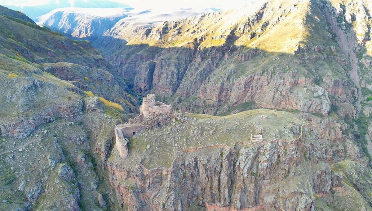 Game of Thrones sahnesi değil, Ardahan'daki Şeytan Kalesi