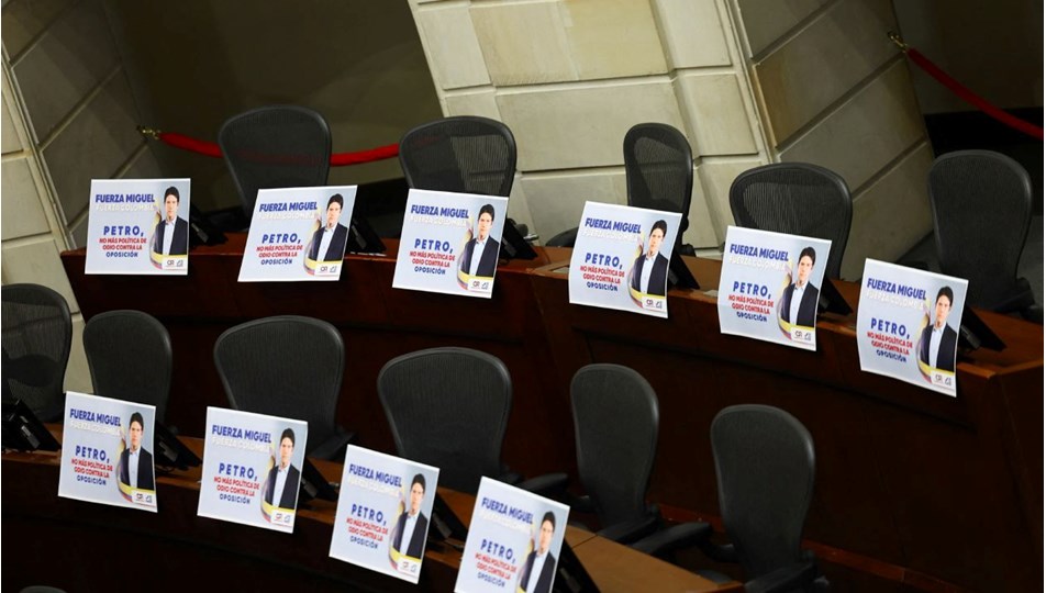 Senatör Uribe'nin durumu kritik: