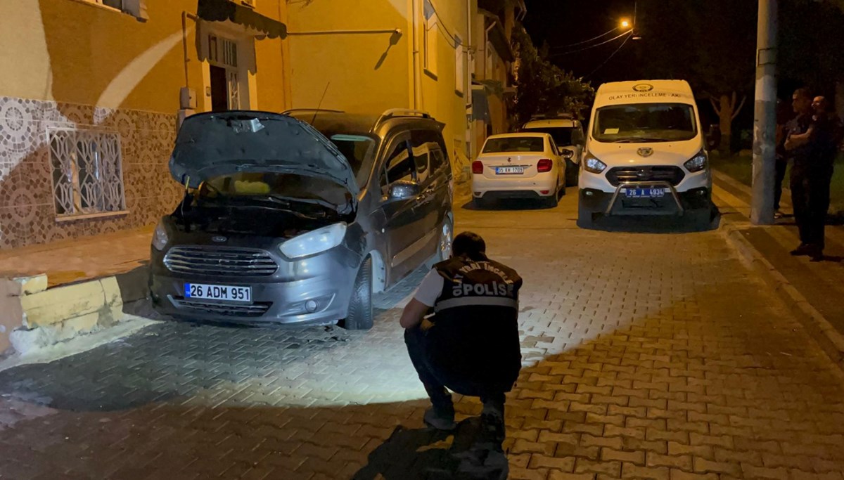 Eskişehir'de park halindeki aracı ikinci kez ateşe verdiler