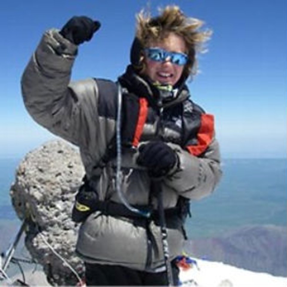 13 yaşında Everest'e tırmandı - 1