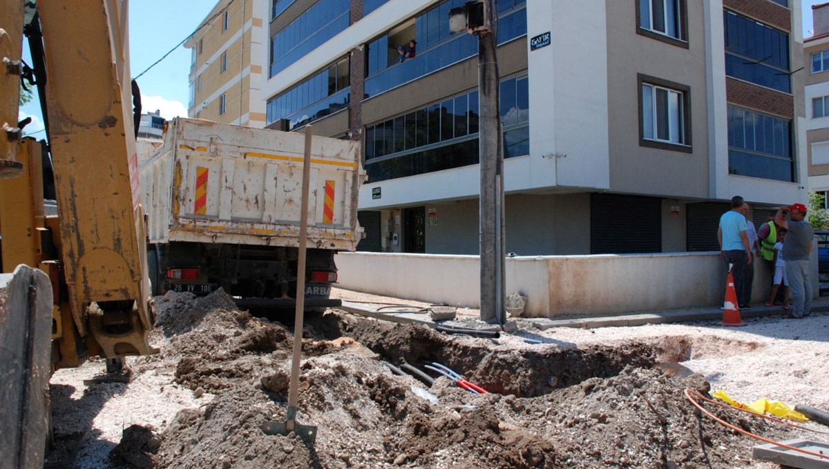 Eskişehir'de doğalgaz boru hattında yangın Eskişehir'de doğalgaz boru hattında yangın