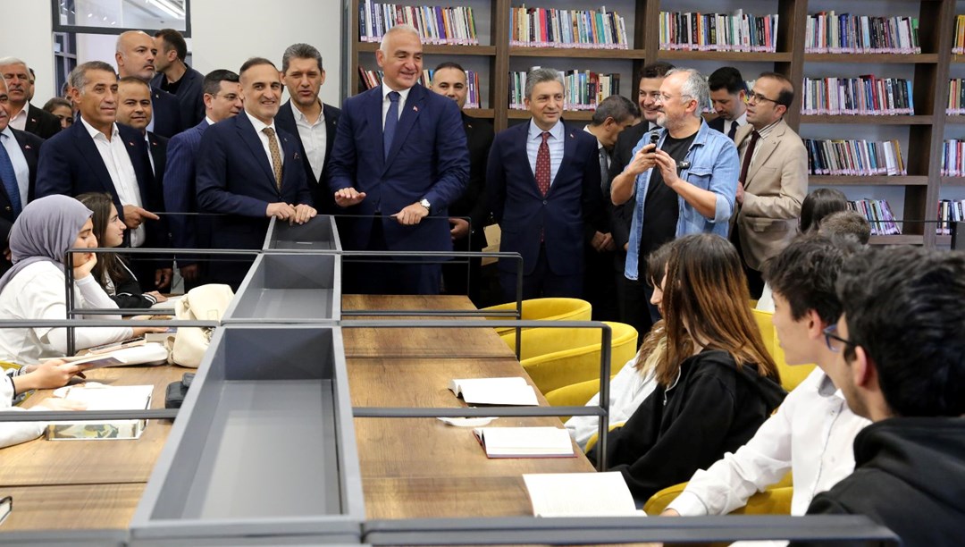 Metruk bina, kütüphaneye dönüştü