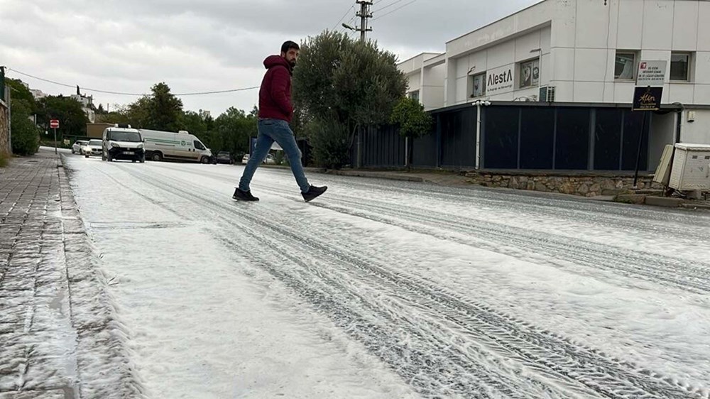 Bodrum'daki merak uyandıran köpüğün nedeni belli oldu - 4