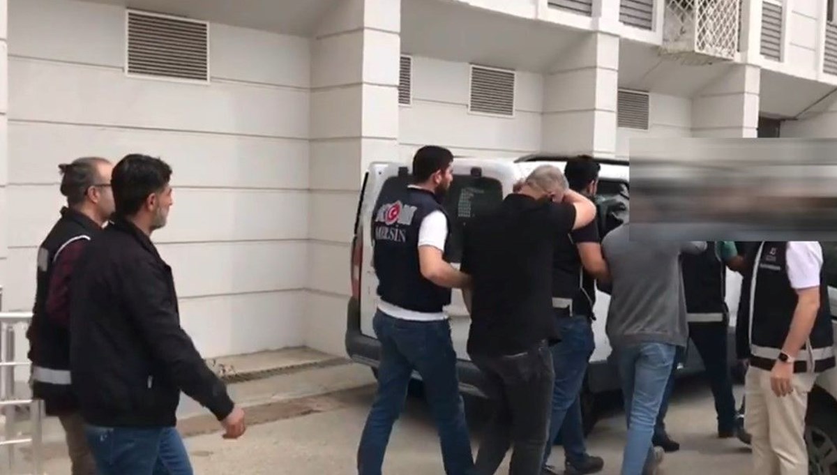Ehliyet sınavında kopyaya 5 tutuklama Ehliyet sınavında kopyaya 5 tutuklama
