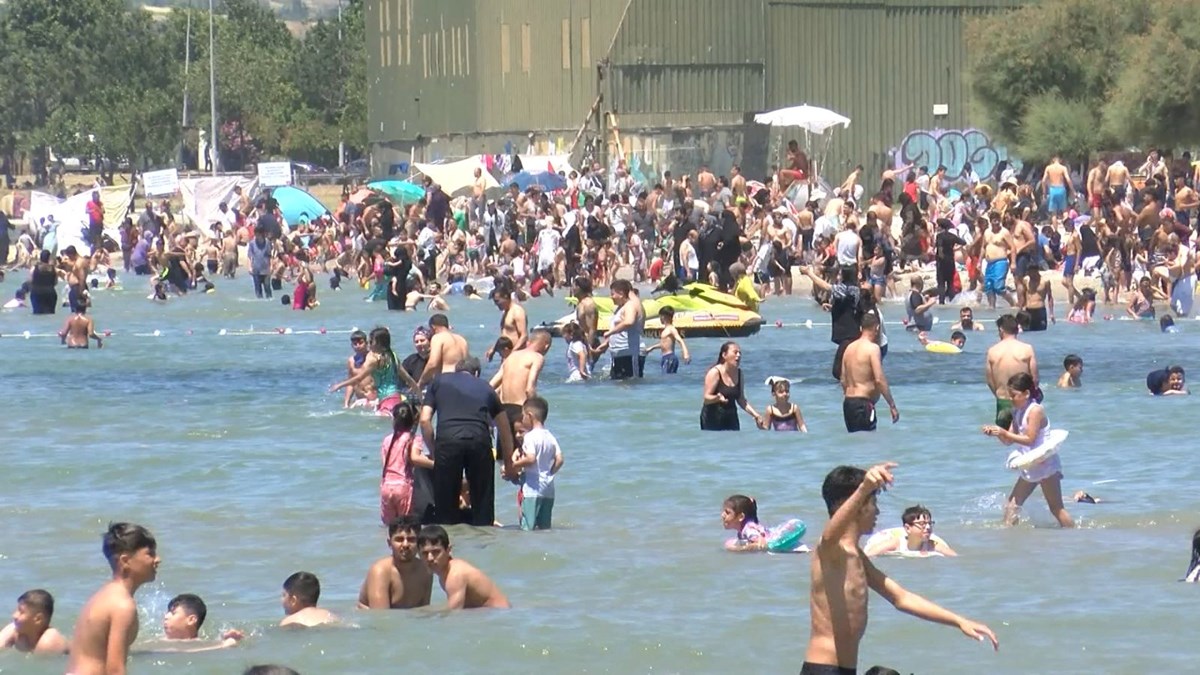 Bayramda İstanbul'da kalanlar oraya akın etti! Adım atacak yer bile kalmadı