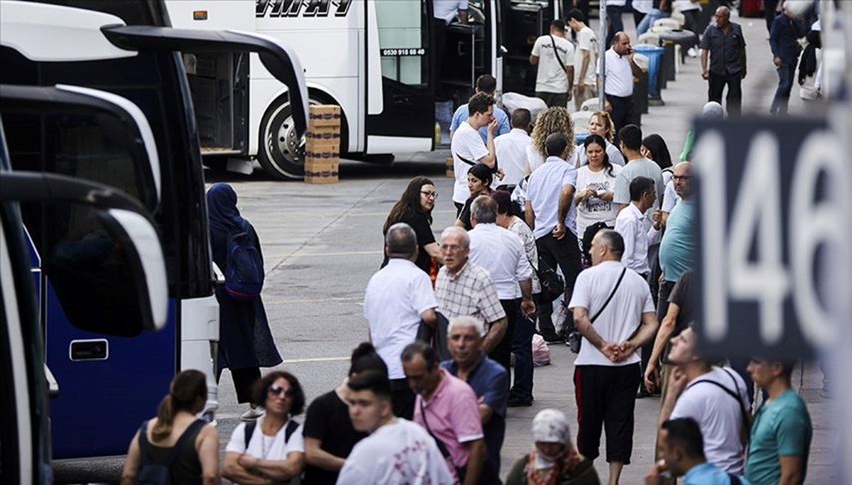 Akraba ziyaretine ilk çeyrekte 12 milyar lira harcandı Akraba ziyaretine ilk çeyrekte 12 milyar lira harcandı